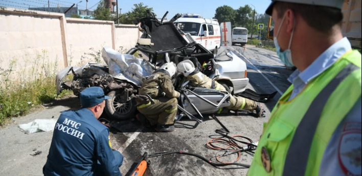 В Ревде на Кирзаводе в ДТП погиб водитель «легковушки» 