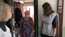 Добро пожаловать! Волонтёры НЛМК и фонд "Милосердие" в Ревде продолжают помогать ветеранам завода