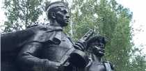В Ревде отремонтируют памятник Солдату и Рабочему 