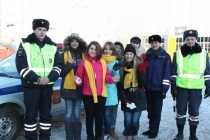ГИБДД и молодежь города поздравили водителей с 23 февраля