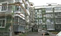 Два больших "сталинских" дома в Ревде будут бежевыми после капремонта
