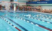 В Ревде 150 тружеников СУМЗа приняли участие в соревнованиях по плаванию