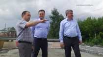 Александр Серебренников и Виктор Бабенко проверили строительство и ремонт дорог в Ревде