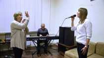 Жителей Ревды приглашают на бесплатные уроки вокала в студию Дворца культуры