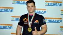 17-летний ревдинец Михаил Кочедышкин выиграл чемпионат Европы по армрестлингу