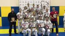 Ревдинские каратисты впервые выступили в Сургуте и собрали 12 золотых медалей