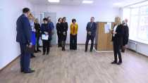 Депутаты Ревды осмотрели библиотеку имени Маршака после капитального ремонта