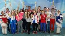 Юные пловчихи из Ревды представили область на соревнованиях в Нефтеюганске