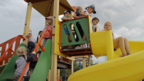 Детская и спортивная площадки в Еланском парке Ревды заработали официально