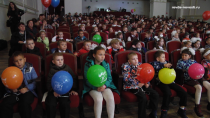 В Ревде СУМЗ подарил ученикам подшефных школ супергеройский праздник во Дворце культуры