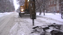 Житель Ревды Алексей Еремеев снял видео о странных дорожных работах