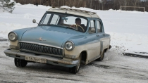 Классика на виражах. Гонки на советских автомобилях организовали ребята из Ревды