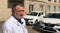 НЛМК подарил городской больнице Ревды два автомобиля