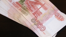 Семьи, имеющие право на материнский капитал, получат по 5 тысяч рублей на детей до трёх лет