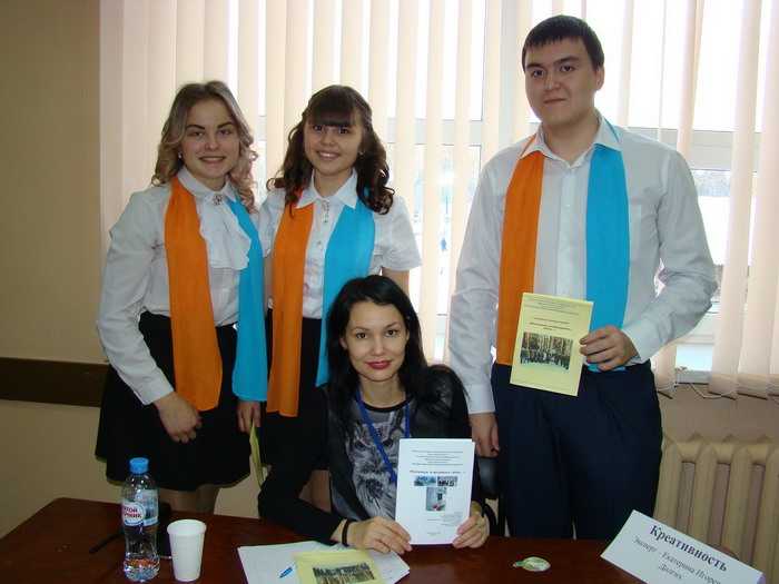 Студенты РМТ с экспертом Екатериной Игоревной Долгих на защите проекта