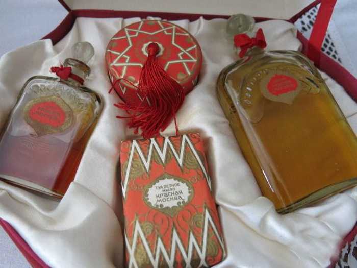 Подарочный набор от парфюмерной фабрики «Новая заря».