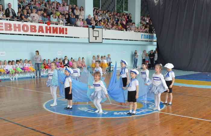 Победители категории «Спортивный танец» (возраст 4-5 лет) — детский сад №34 (второе подразделение) с танцем «Волна». Фото Вероники Ходеневой.