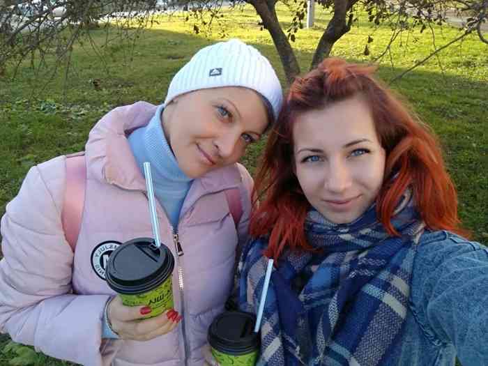 Анна вместе с мамой Зоей Новокшановой. 