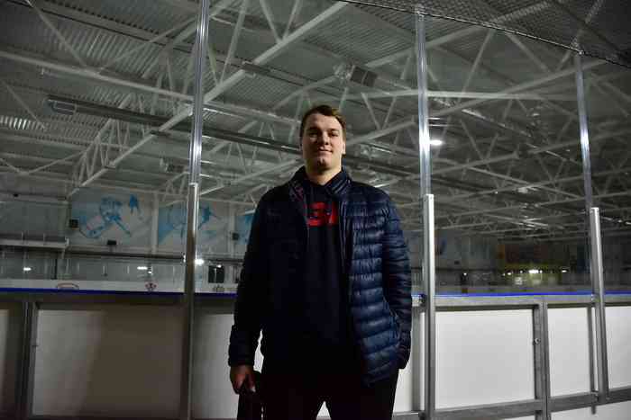 Тренер-инструктор хоккейной команды «Буран» Иван Тетерин.