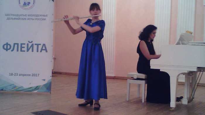 Юная флейтистка Александра Ленцевич, несмотря на юный возраст, покоряет сердца членов жюри на конкурсах различного уровня Фото предоставлено Детской музыкальной школой