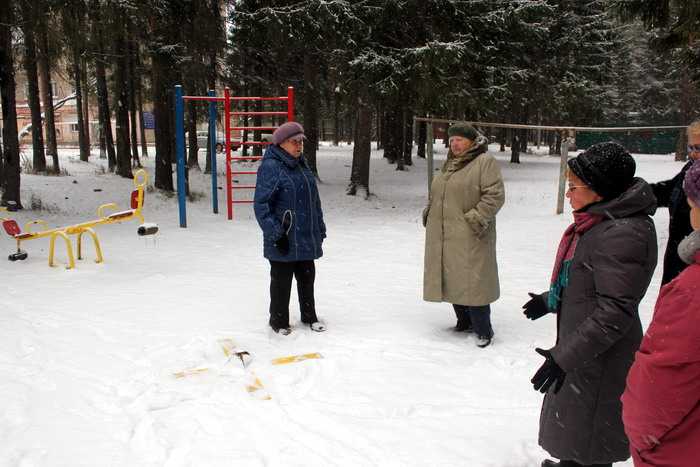 Была каруселька, нет карусельки