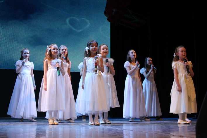 «Аллилуйя любви» исполнили девочки из «Вокального коллектива Ирины Стрелковой»