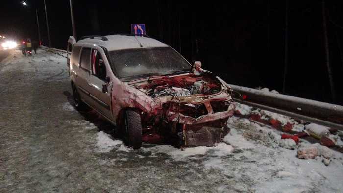 Погибшая девушка была пассажиркой "Ларгуса". Фото ГИБДД Первоуральска.