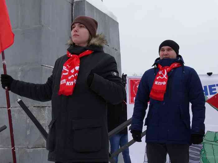 Молодые коммунисты были, в основном, приезжими.