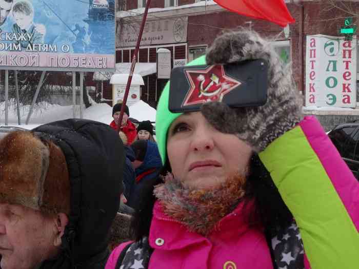 Ревдинская активиста Светлана Романчук. Когда-то она поддерживала ЛДПР, потом "Яблоко", сейчас коммунистов.