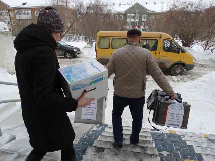 Из Центра по работе с молодежью.