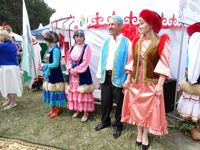 Участники ансамбля "Дуслык". В том числе его основатель Нуртдин Камалиев.