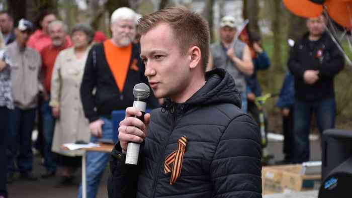 Иван Рекечинский выступал на 9 мая 2019 года на митинге у памятника Землякам-героям. 