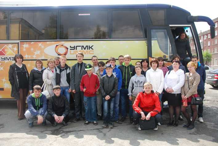 Более 30 ревдинцев собрались на экскурсионную поездку в верхнепышминский техникум «Юность» и кадетскую школу-интернат