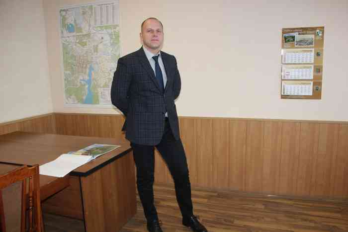 Новый начальник УГХ Андрей Фалько — бывший металлург, но говорит, что «на хозяйстве» ему интереснее. Фото Ольги Вертлюговой