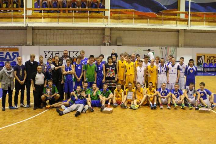 Вот уже несколько лет побороться за Кубок Зайцева приезжают баскетбольные команды из различных уголков страны