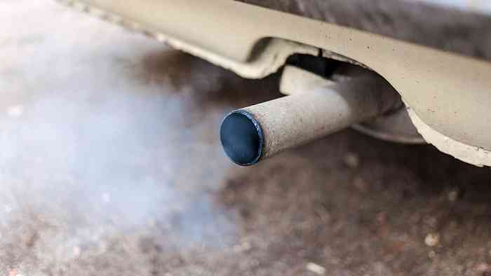 Основной источник диоксида азота на данный момент - выхлопные газы автомобилей.
