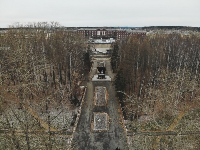 Парк Победы. Именно его планировалось привести в порядок после того, как завершатся работы на площади. Но решать жителям. Фото Владимира Коцюбы-Белых