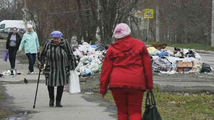 Эпичная несанкционированная на ул. Мира, 2б появилась еще в прошлом году, как только с этого места убрали баки. Фото Владимира Коцюбы-Белых