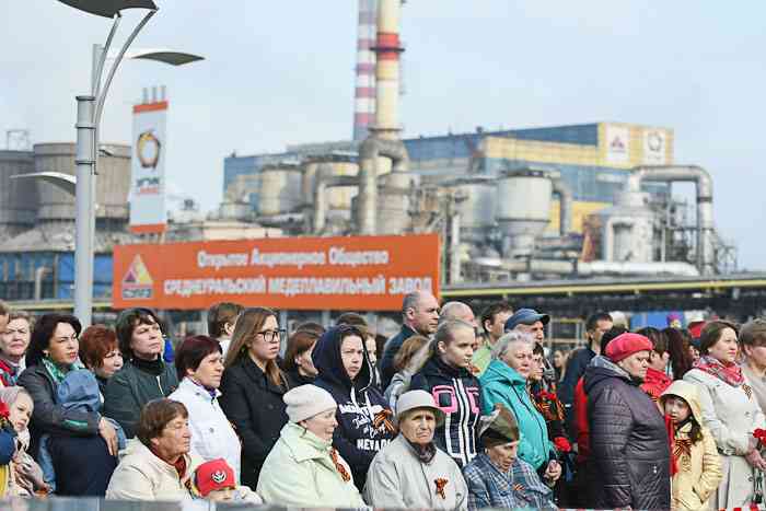 Первый митинг прошел на СУМЗе. Фото Владимира Коцюбы-Белых