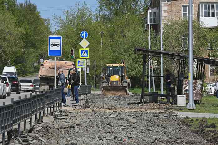 Сначала нужно доделать сквер у Горького, 19. Фото Владимира Коцюбы-Белых