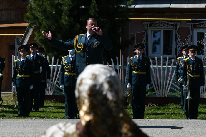 Да, получился прям настоящий концерт. Камерный. Для одного самого важного зрителя.Фото Владимира Коцюбы-Белых