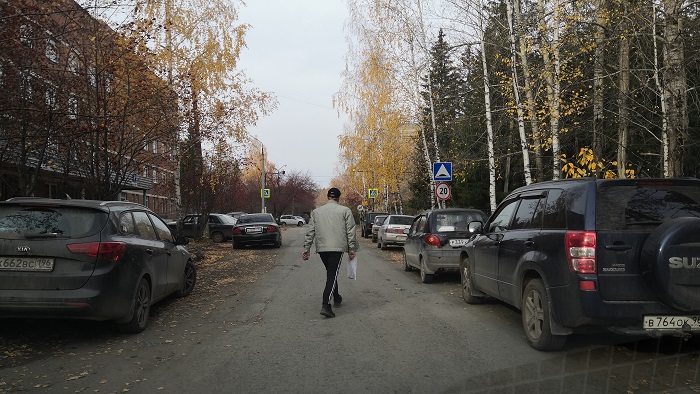 На улице Олега Кошевого возле горбольницы. Фото Евгения Зиновьева