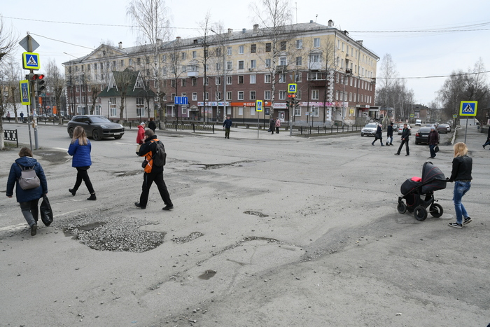 Перекресток улиц Мира и Горького отремонтируют одним из первых. Фото Владимира Коцюбы-Белых