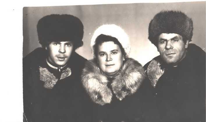 С сыном Владимиром и мужем Геннадием