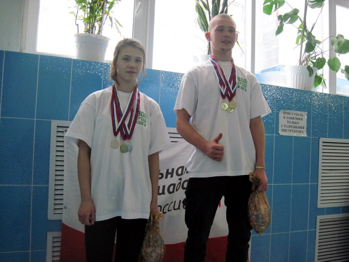 Юлия Галеева и Владислав Хахилев выиграли по две медали. Фото предоставлено Еленой Загородной