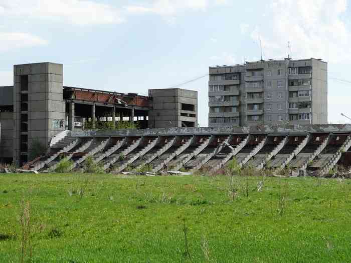Бывший стадион РММЗ сегодня принадлежит частному лицу и разрушается.