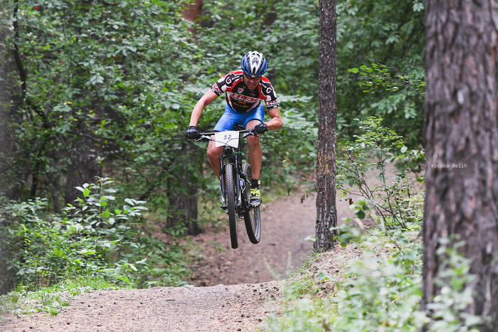 «Multi-Team XCO» — велогонка по пересеченной местности. На фотографии дистанцию проходит Евгений Соловьев. Он занял третье место. Фото Владимира Коцюбы-Белых