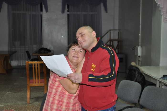 Юлия Сметанина и Андрей Голубев на репетиции спектакля "Дурочка и зек"